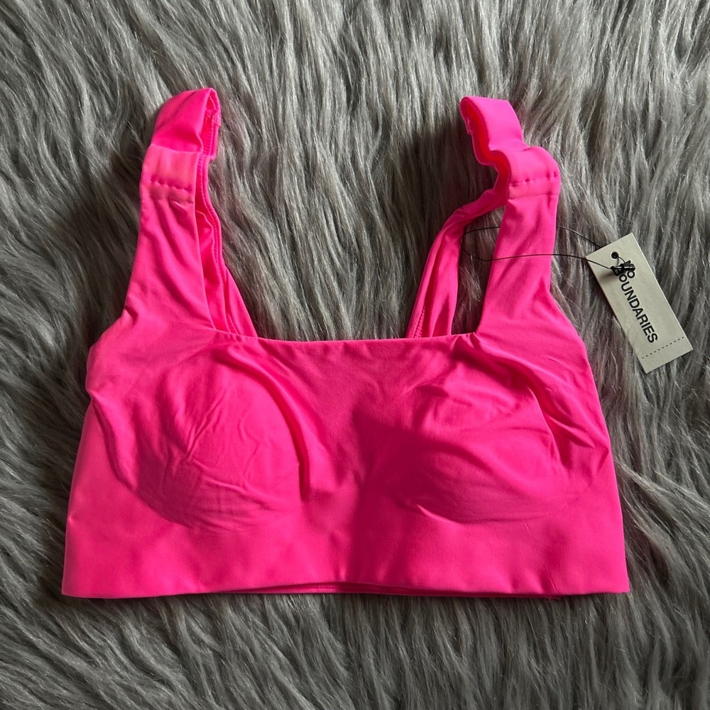 No Boundaries Bonded Square Neck Wirefree Bralette Womens Size XS Pink Wireless